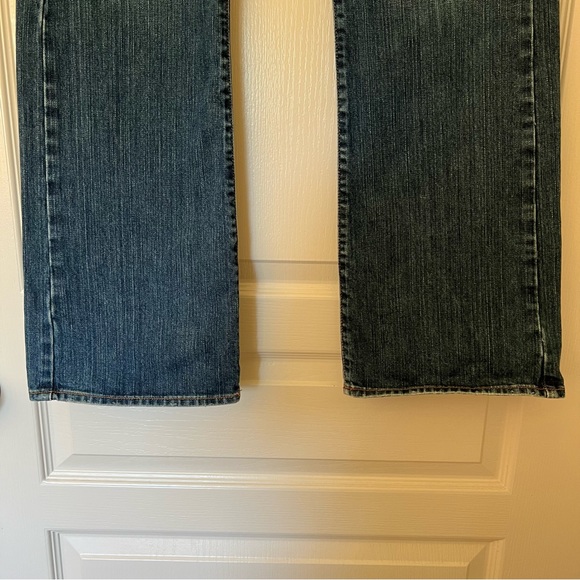 Lucky Brand Dungarees by Gene Montesano Mid-Rise Boot Cut Jeans, Size 10/30 - Picture 4 of 16
